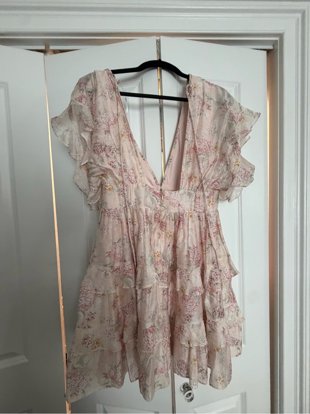 Lulu's Cream Floral V-Neck Flutter Sleeve Tunic - Picture 2 of 3